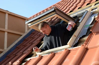 Pose de fenêtres de toit Velux à Moissannes